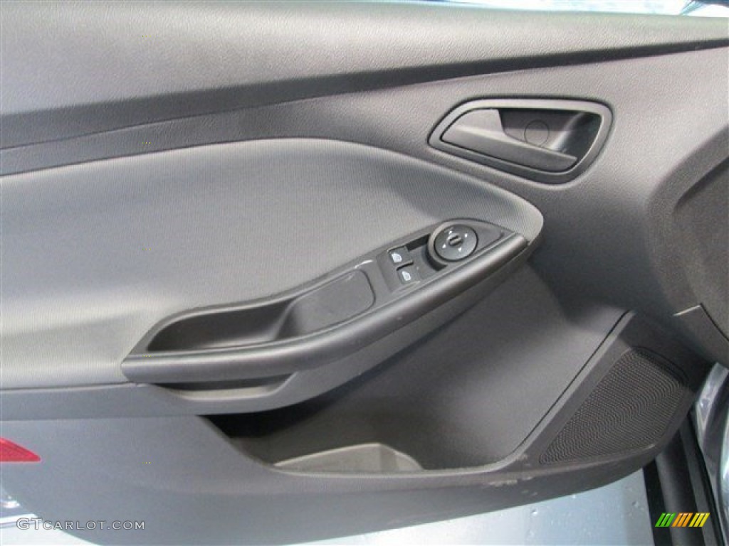 2014 Focus S Sedan - Sterling Gray / Charcoal Black photo #12