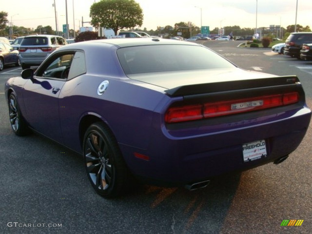 2013 Challenger SRT8 Core - Plum Crazy Pearl / Dark Slate Gray photo #4