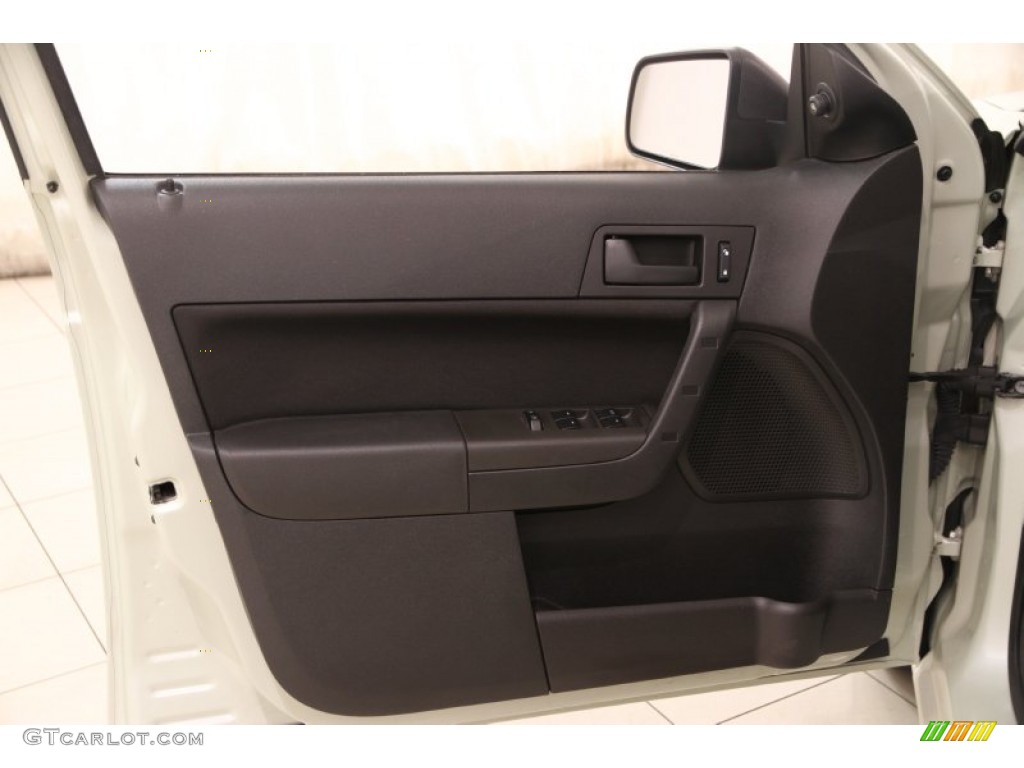 2010 Focus SE Sedan - Natural Neutral Metallic / Charcoal Black photo #4