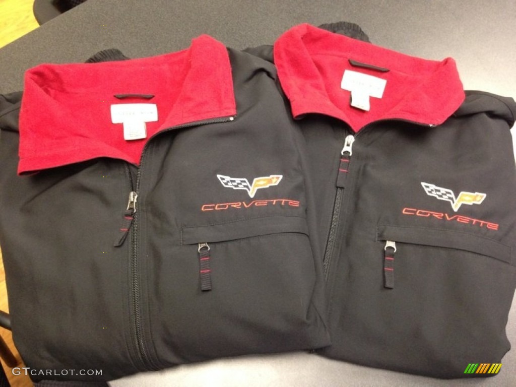 2005 Corvette Coupe - Magnetic Red Metallic / Cashmere photo #72
