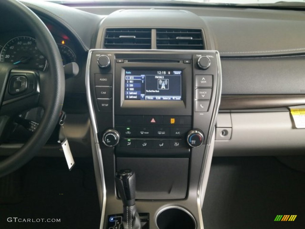 2015 Camry LE - Predawn Gray Mica / Ash photo #13