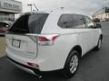 2015 Diamond White Mitsubishi Outlander ES  photo #7