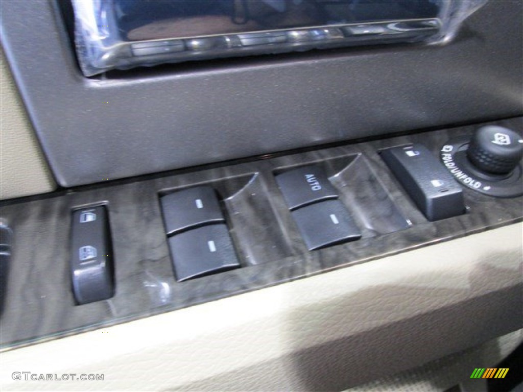 2015 Expedition Limited - Ruby Red Metallic / Dune photo #23