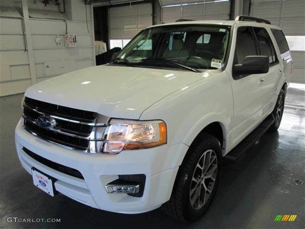 2015 Expedition XLT - Oxford White / Dune photo #3