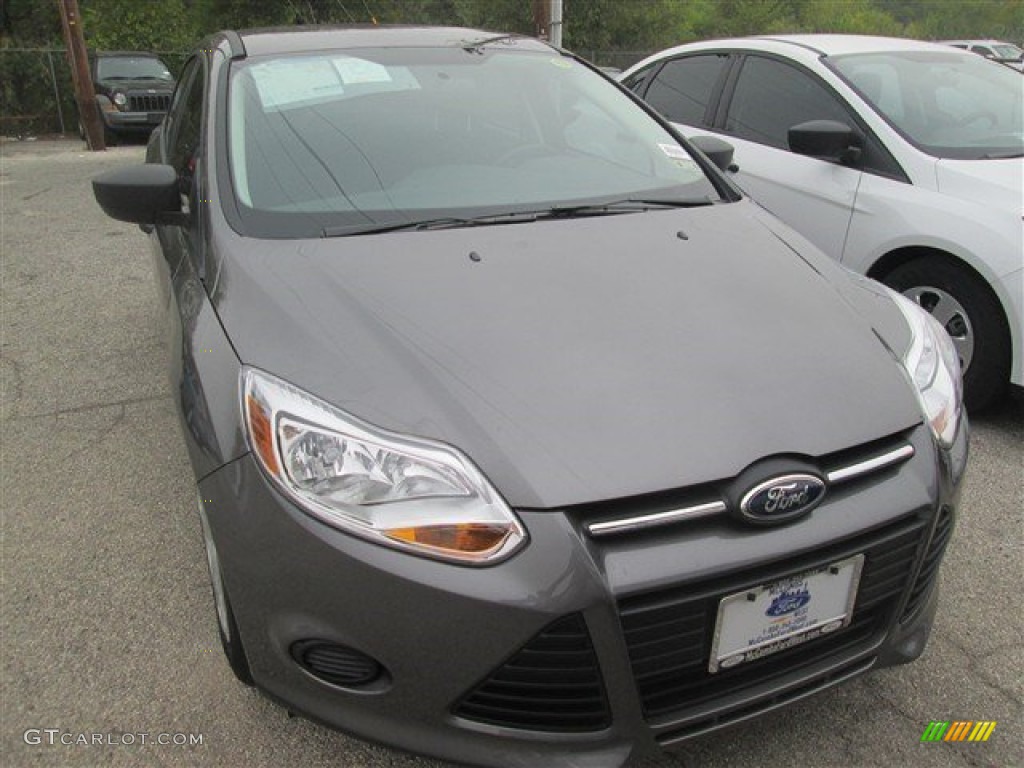 2014 Focus S Sedan - Sterling Gray / Charcoal Black photo #5