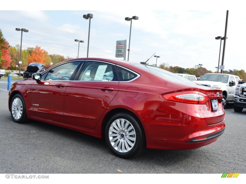 2015 Fusion Hybrid SE - Ruby Red Metallic / Dune photo #26