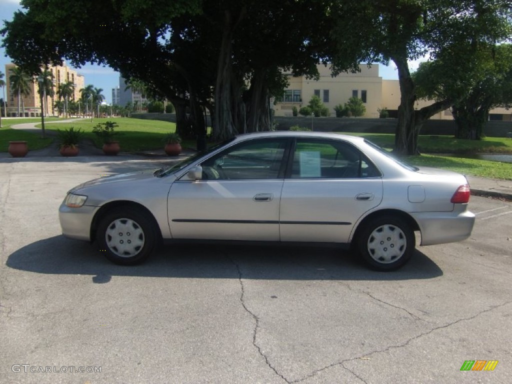 1998 Accord LX Sedan - Regent Silver Pearl / Ivory photo #2