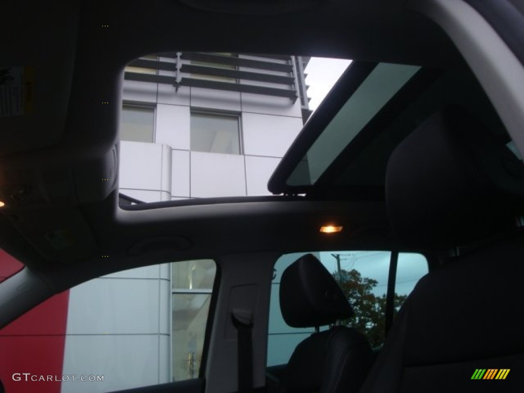 2009 Tiguan SE 4Motion - Alpine Grey Metallic / Charcoal photo #14
