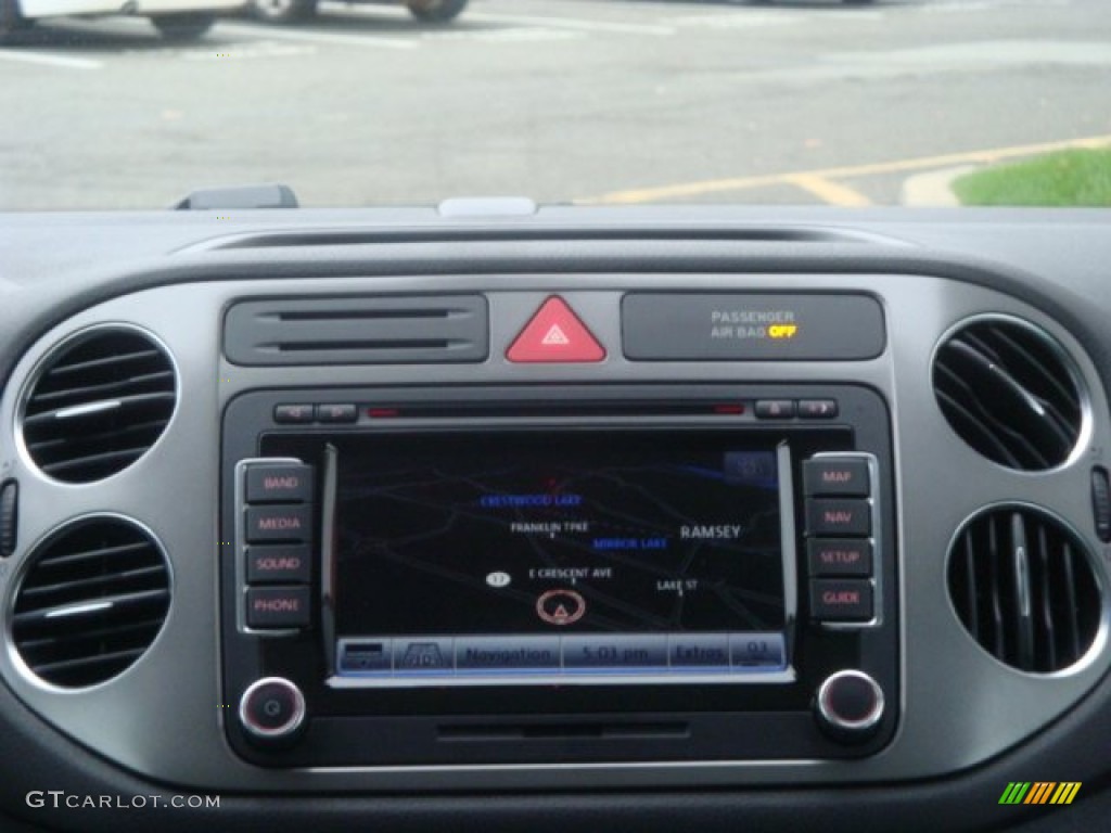 2009 Tiguan SE 4Motion - Alpine Grey Metallic / Charcoal photo #21