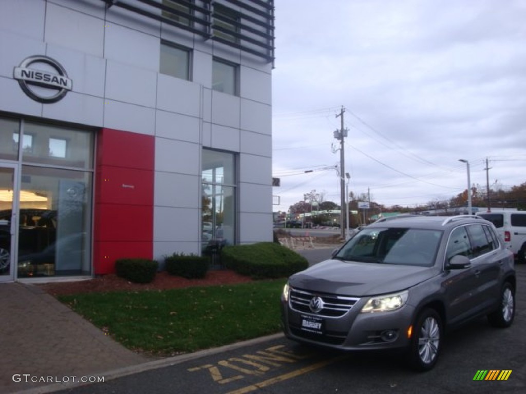 2009 Tiguan SE 4Motion - Alpine Grey Metallic / Charcoal photo #33
