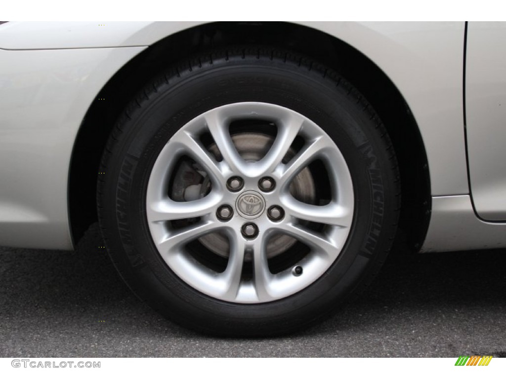 2004 Toyota Solara SLE Coupe Wheel Photos