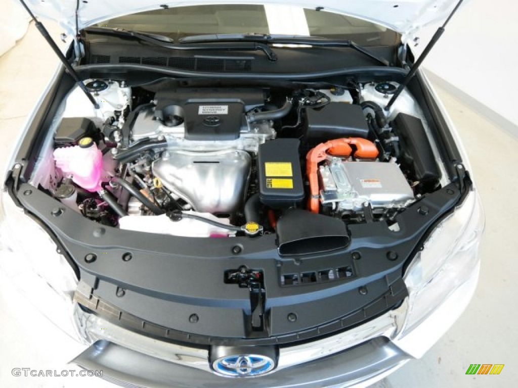2015 Toyota Camry Hybrid XLE Engine Photos