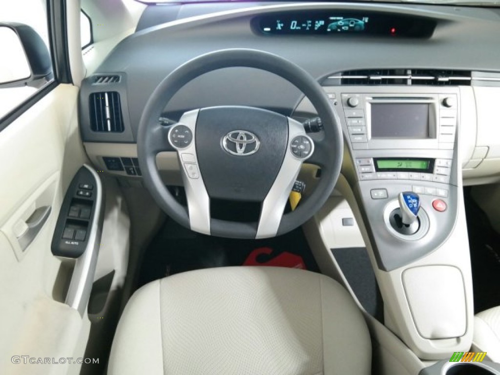 2015 Prius Two Hybrid - Blizzard Pearl / Bisque photo #12