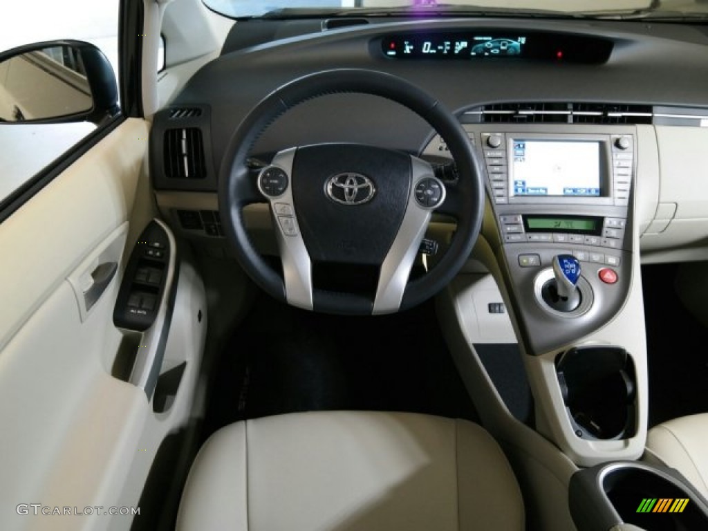 2015 Prius Four Hybrid - Black / Bisque photo #12