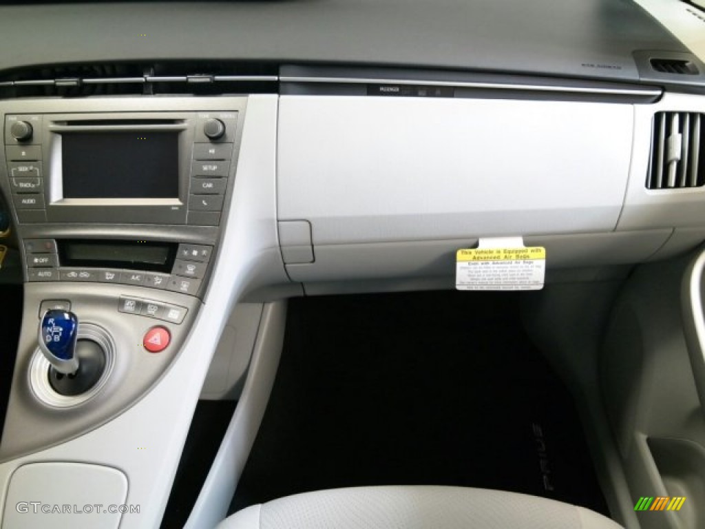 2015 Prius Two Hybrid - Classic Silver Metallic / Misty Gray photo #10