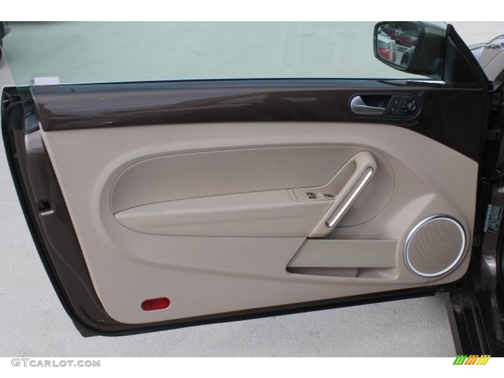 2015 Volkswagen Beetle 1.8T Convertible Beige Door Panel Photo #98791855