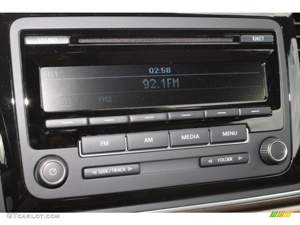 2015 Volkswagen Beetle 1.8T Convertible Controls Photo #98791987
