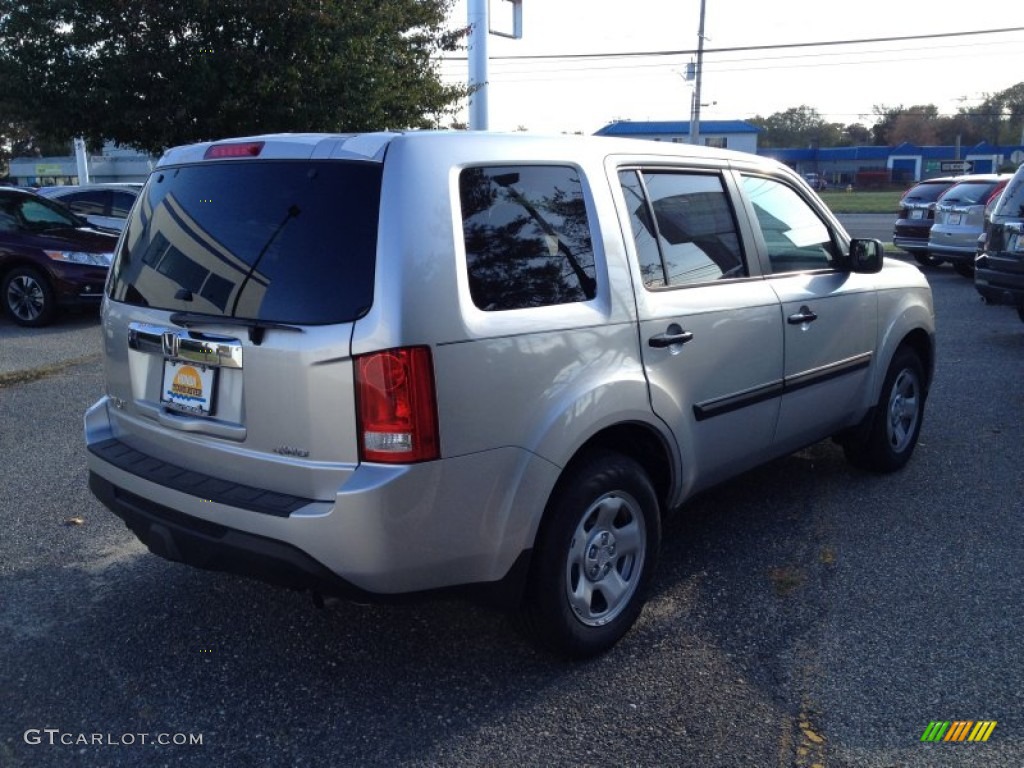 2015 Pilot LX 4WD - Alabaster Silver Metallic / Gray photo #2