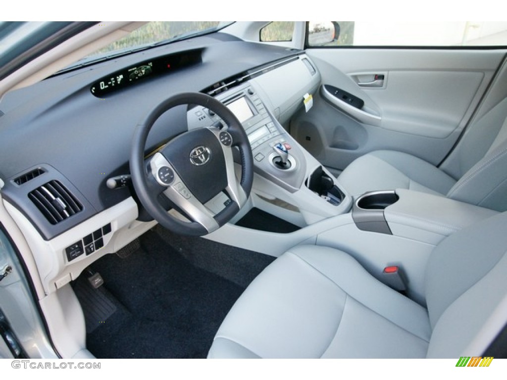 Misty Gray Interior 2015 Toyota Prius Four Hybrid Photo #98795646