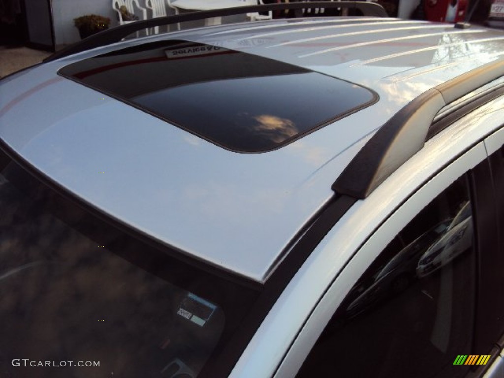 2011 Outlander SE AWD - Cool Silver Metallic / Black photo #3