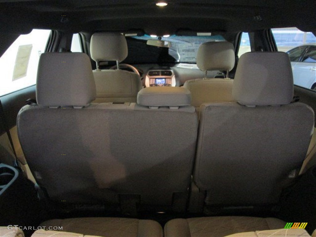 2015 Explorer FWD - Ingot Silver / Medium Light Stone photo #13