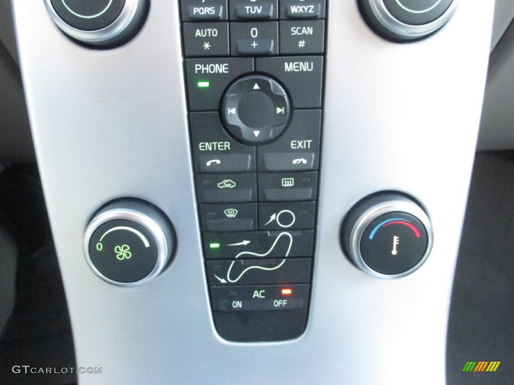 2011 Volvo S40 T5 Controls Photos