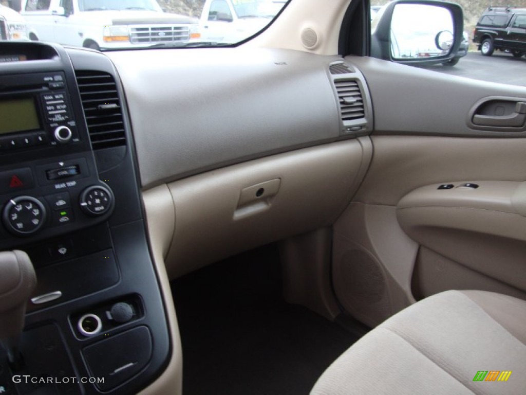 2011 Sedona LX - Cashmere Beige / Beige photo #15