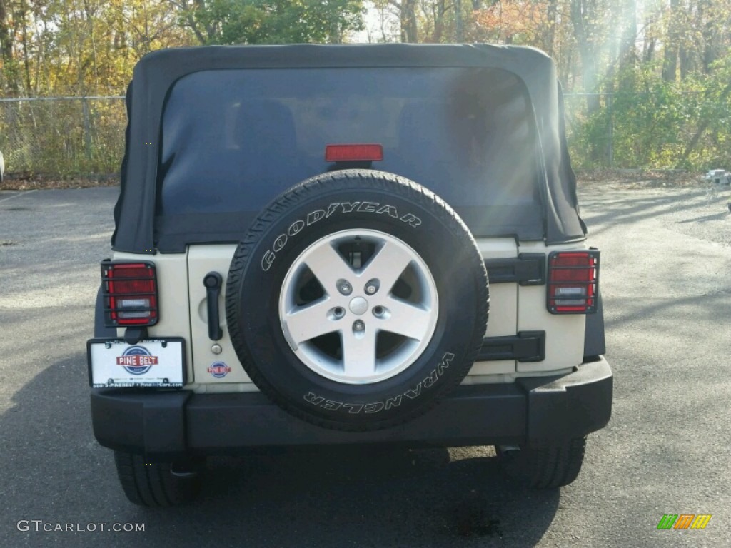 2011 Wrangler Sport 4x4 - Sahara Tan / Black photo #8