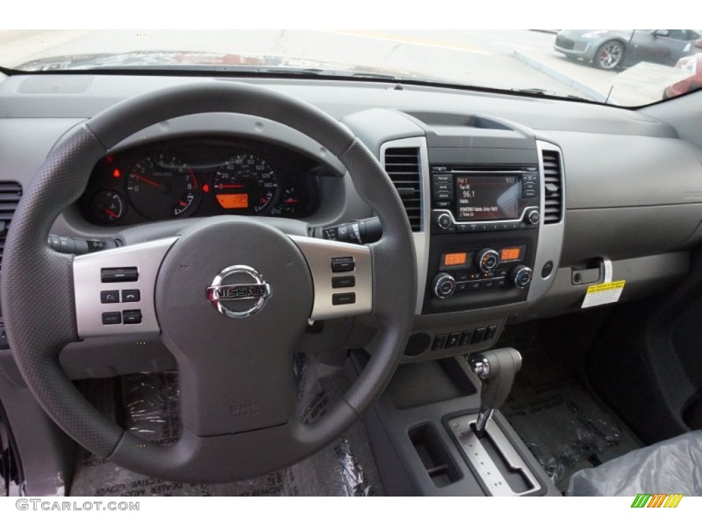 2015 Nissan Frontier SV Crew Cab Dashboard Photos