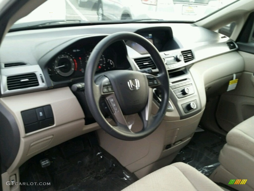 2015 Honda Odyssey LX Dashboard Photos