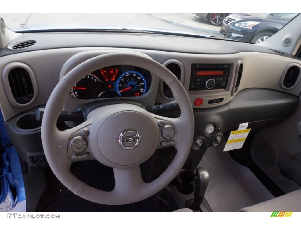 2014 Nissan Cube 1.8 S Dashboard Photos