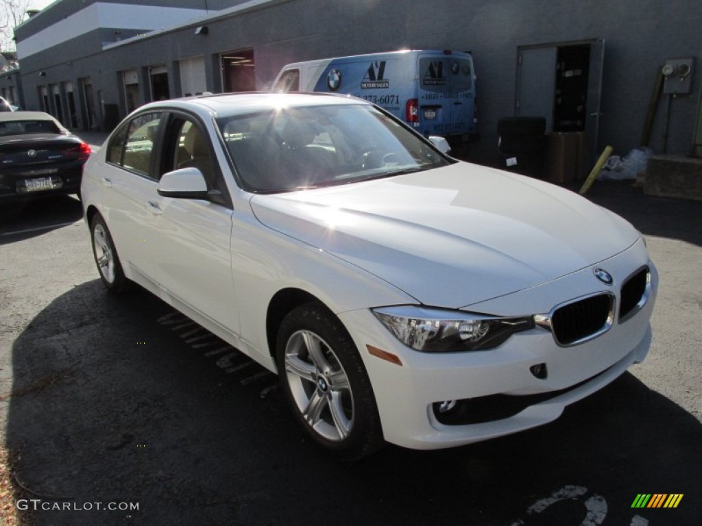 2015 3 Series 320i xDrive Sedan - Alpine White / Venetian Beige photo #8