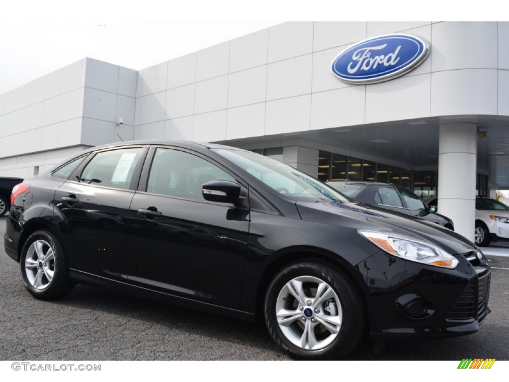 2014 Focus SE Sedan - Tuxedo Black / Charcoal Black photo #1