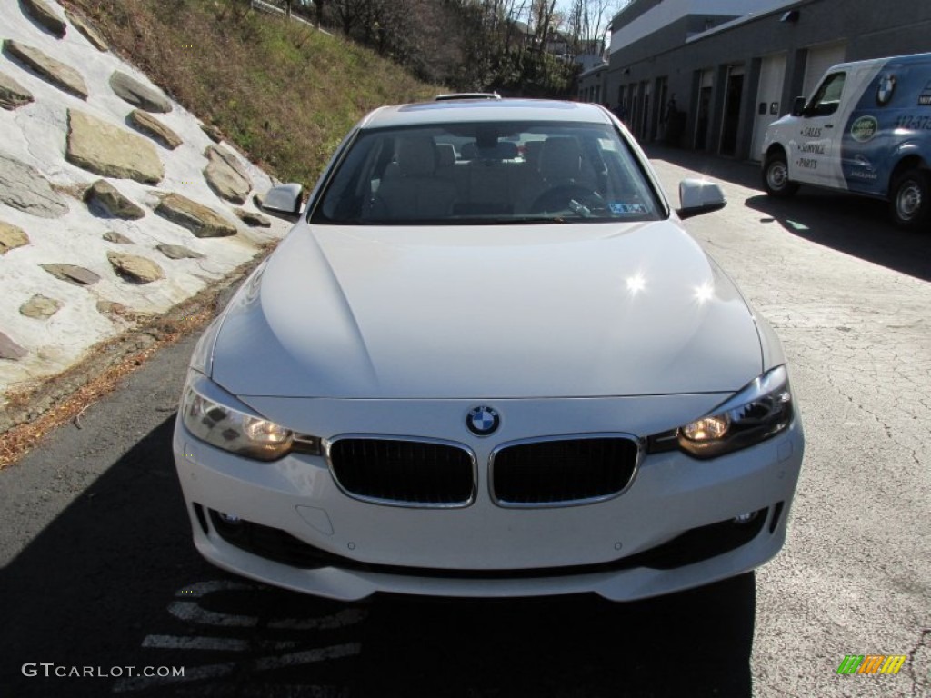 2015 3 Series 328i xDrive Sedan - Alpine White / Venetian Beige photo #9