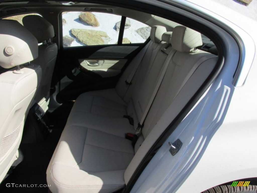 2015 3 Series 328i xDrive Sedan - Alpine White / Venetian Beige photo #14