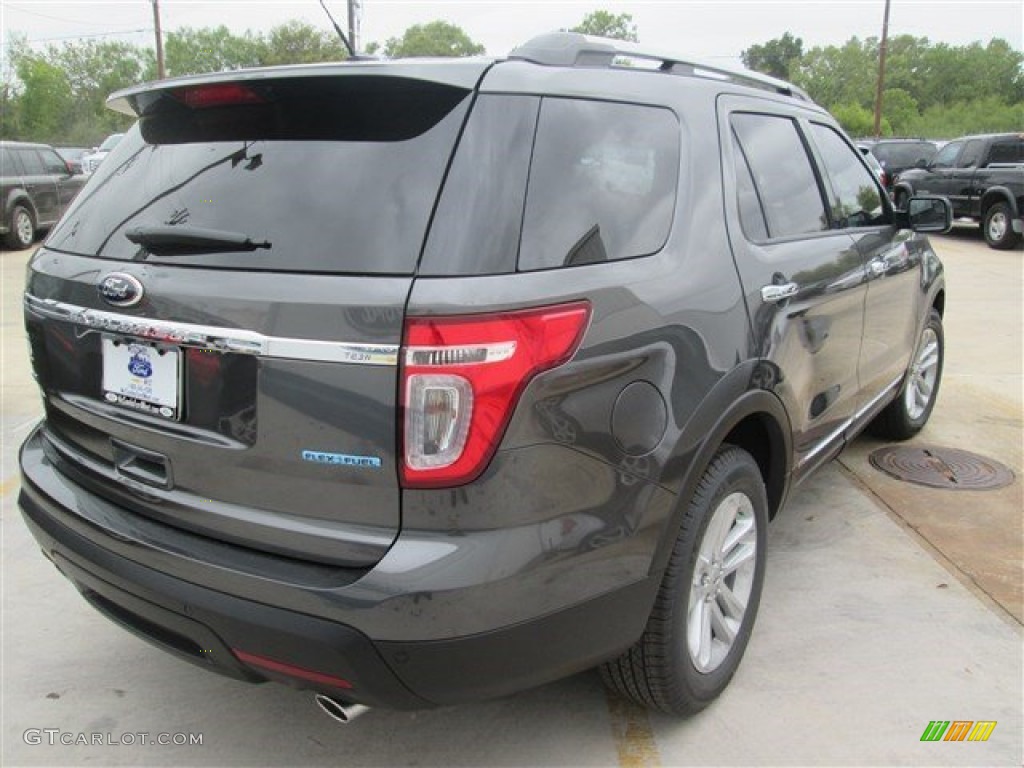 2015 Explorer XLT - Magnetic / Charcoal Black photo #3