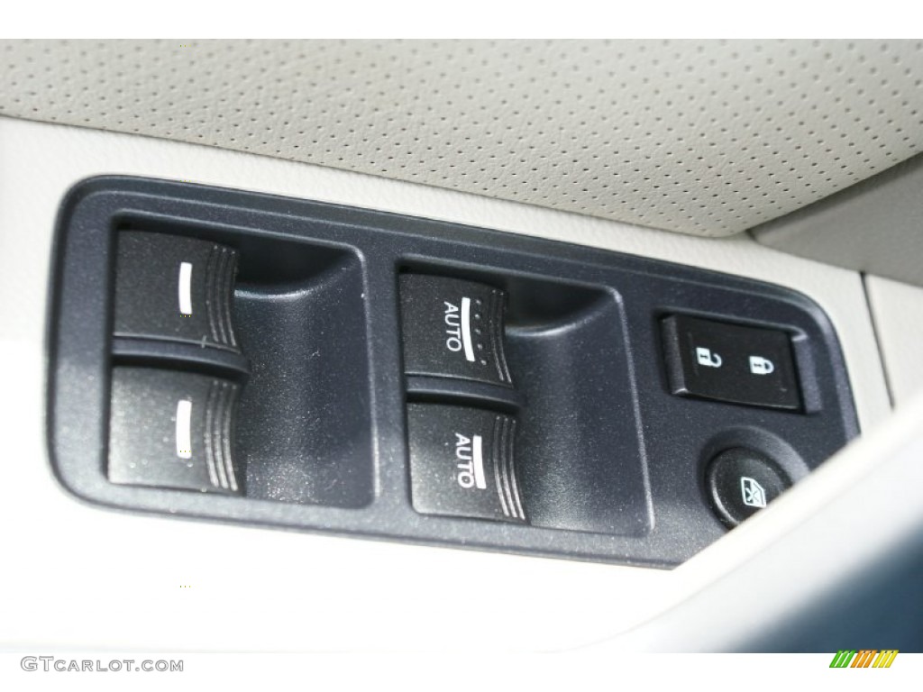 2012 RDX  - Bellanova White Pearl / Taupe photo #46