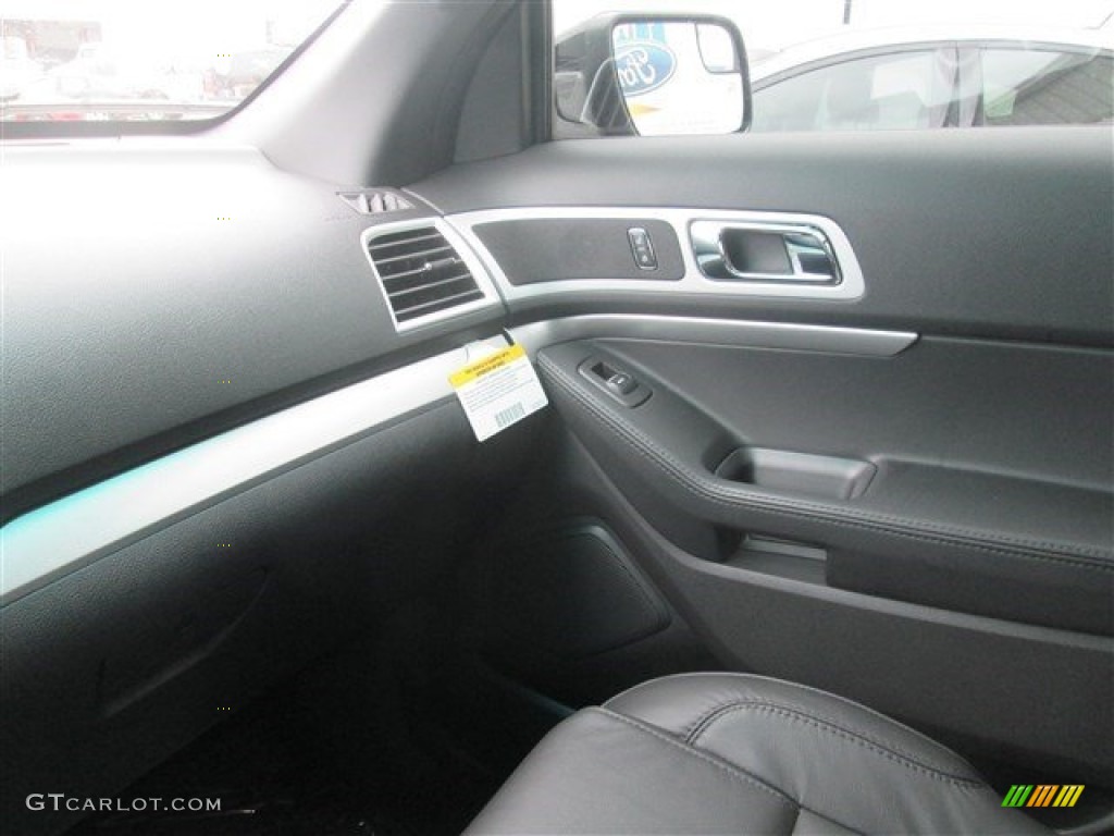 2015 Explorer XLT - Magnetic / Charcoal Black photo #37