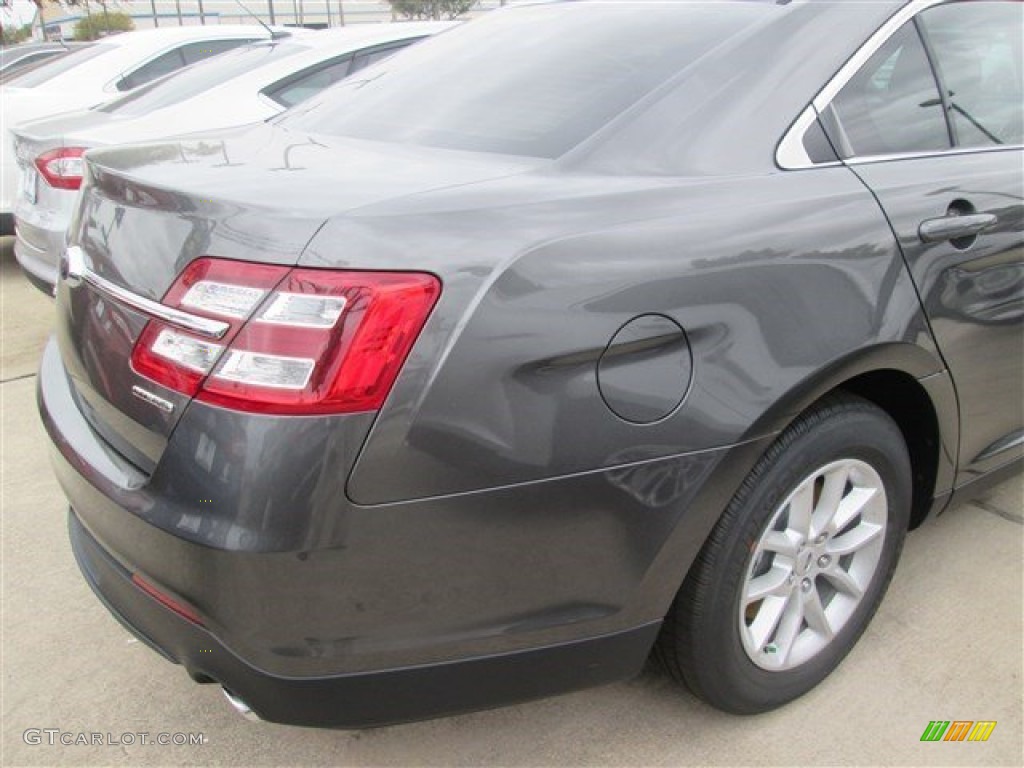 2015 Taurus SE - Magnetic Metallic / Dune photo #3