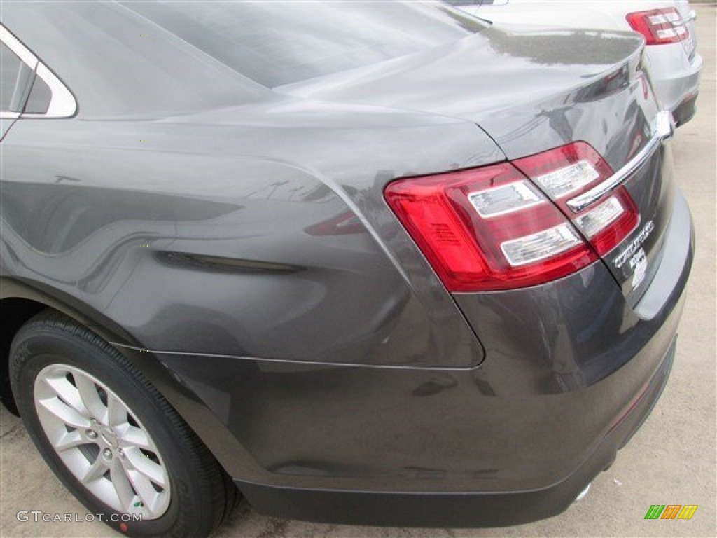 2015 Taurus SE - Magnetic Metallic / Dune photo #6