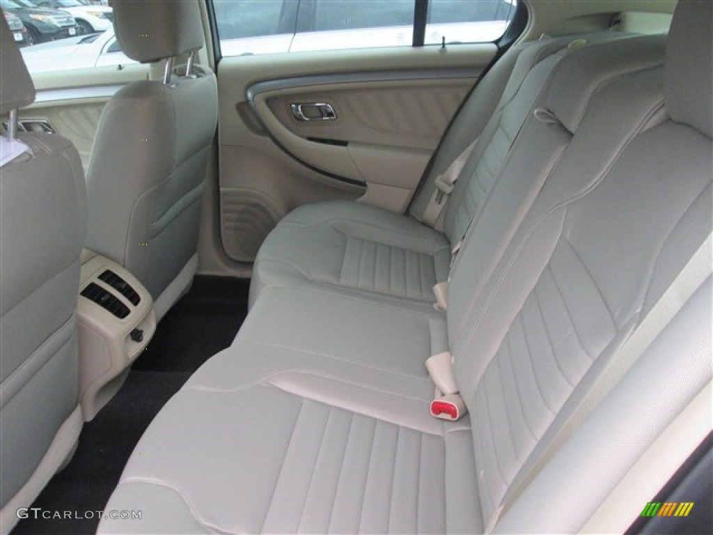 2015 Taurus SE - Magnetic Metallic / Dune photo #7