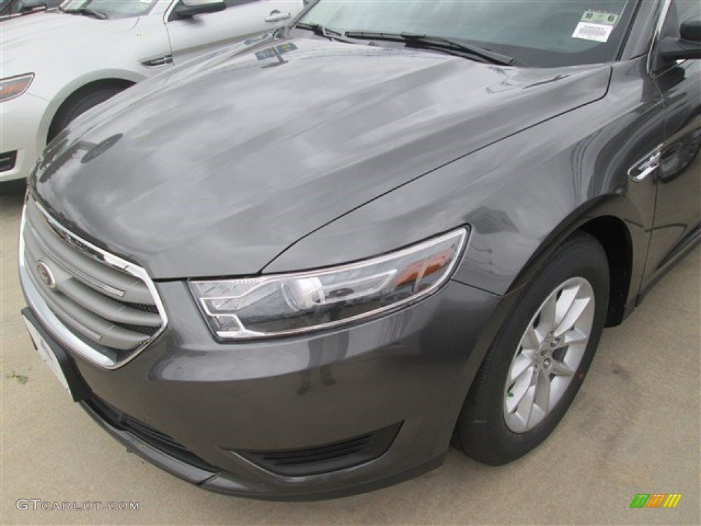 2015 Taurus SE - Magnetic Metallic / Dune photo #24