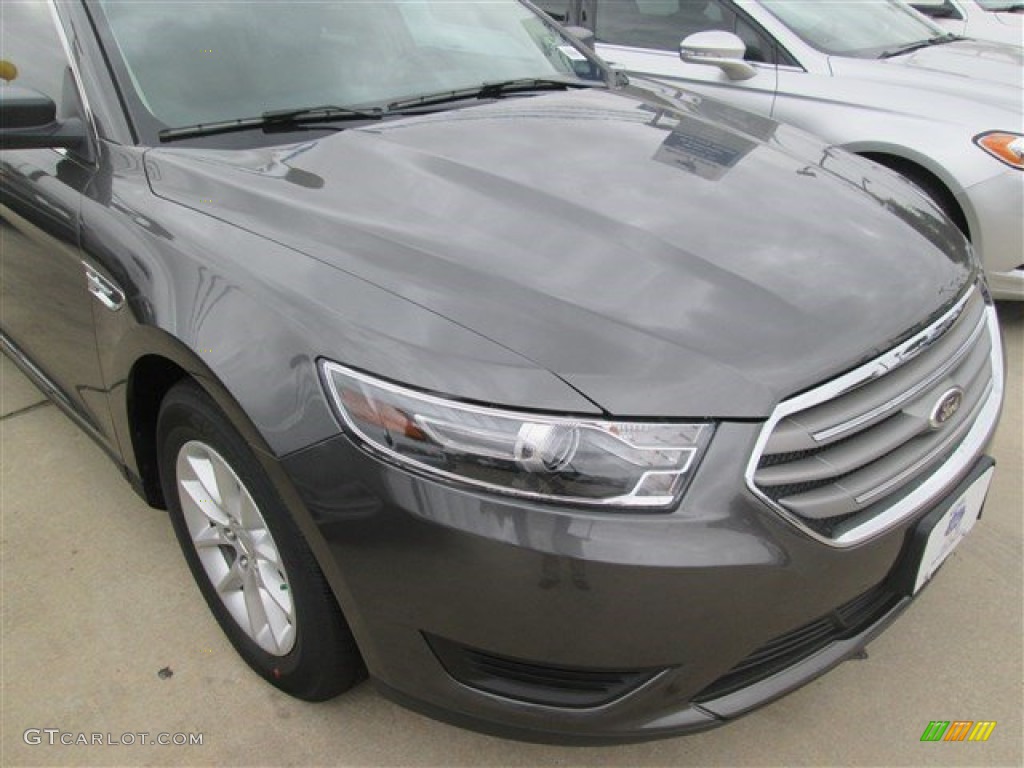 2015 Taurus SE - Magnetic Metallic / Dune photo #28