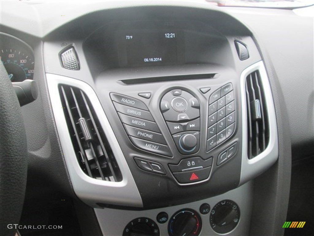 2014 Focus SE Sedan - Sterling Gray / Charcoal Black photo #24