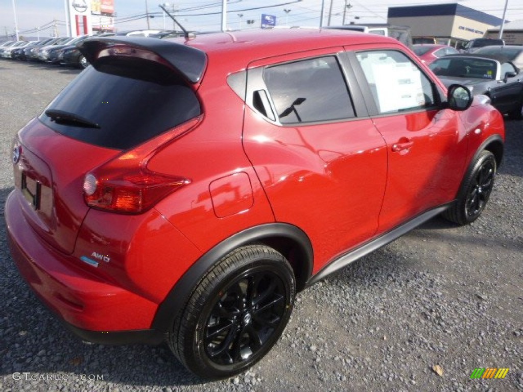 2014 Juke S AWD - Red Alert / Black/Red photo #3