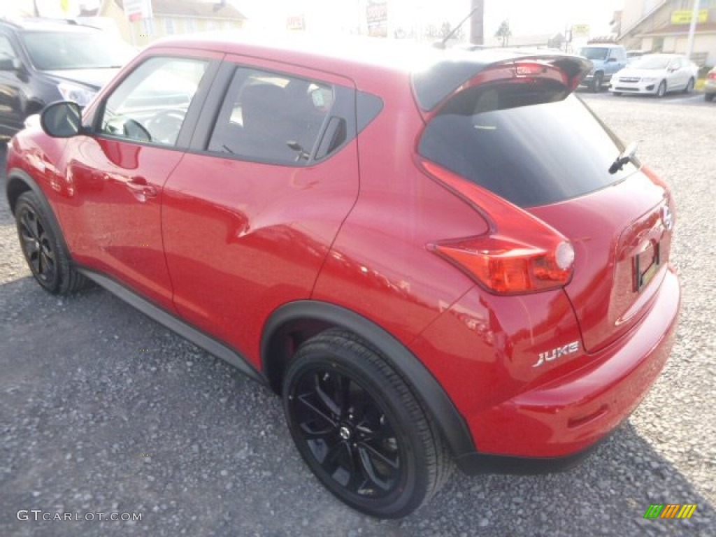 2014 Juke S AWD - Red Alert / Black/Red photo #6
