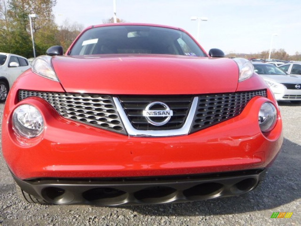 2014 Juke S AWD - Red Alert / Black/Red photo #10