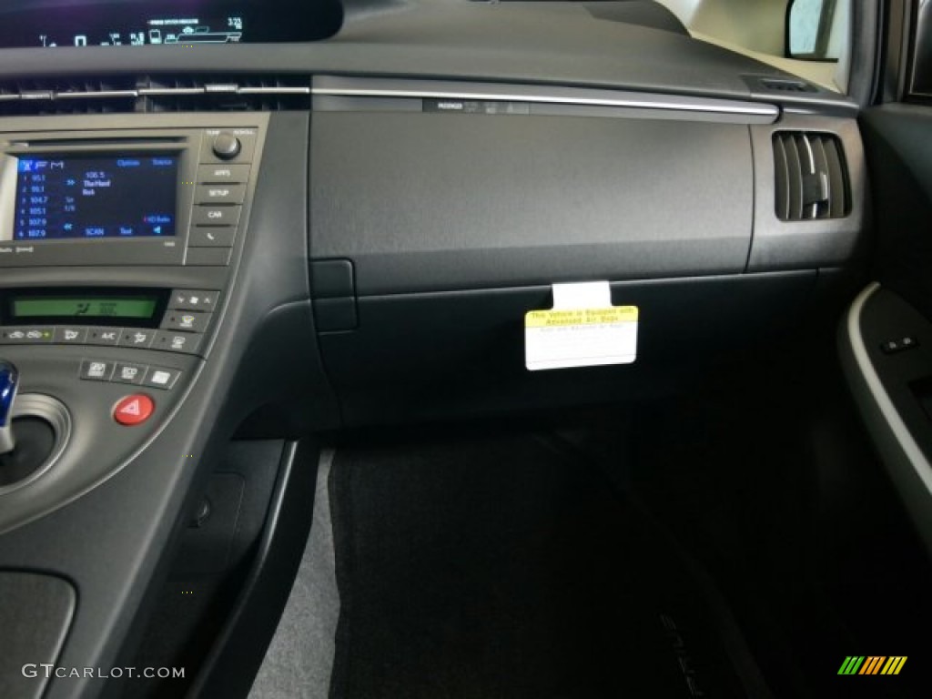 2015 Prius Three Hybrid - Sea Glass Pearl / Dark Gray photo #10