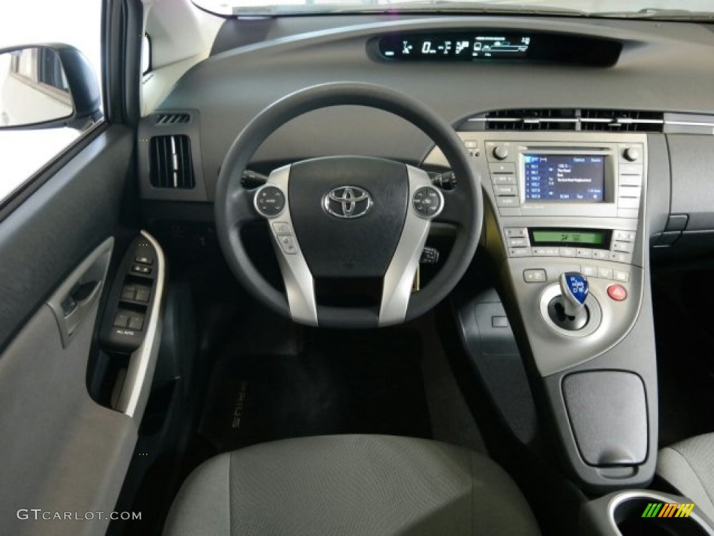2015 Prius Three Hybrid - Sea Glass Pearl / Dark Gray photo #12