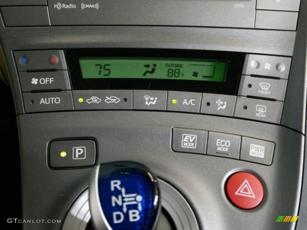 2015 Prius Three Hybrid - Sea Glass Pearl / Dark Gray photo #17
